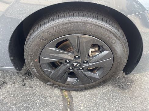 Certified 2023 Hyundai Elantra SEL FWD image 32