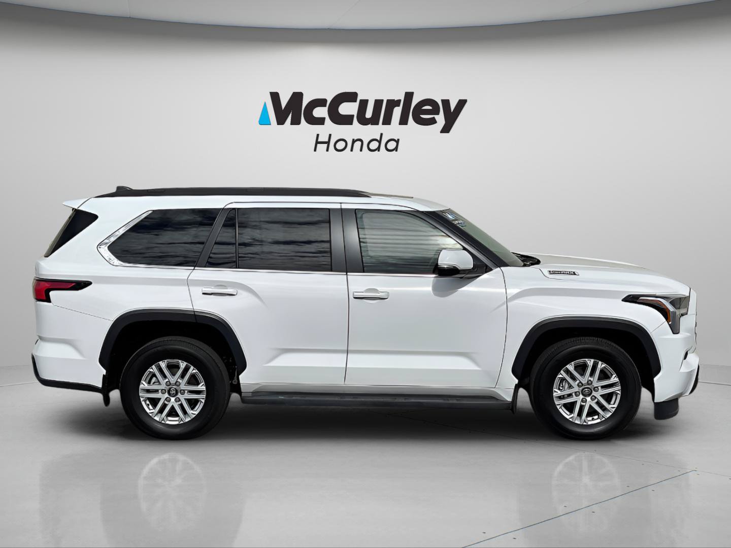 Used 2025 Toyota Sequoia SR5 AWD/4WD image 2