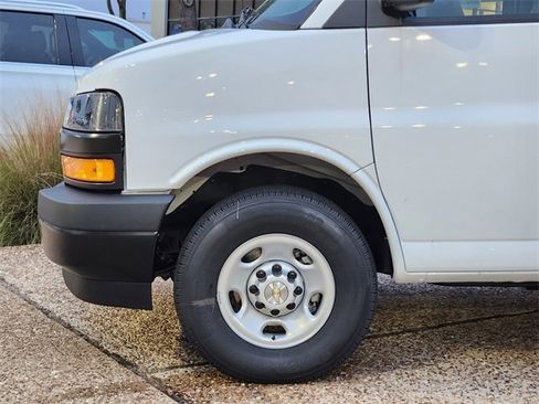 New 2025 Chevrolet Express 3500 Extended w/ Driver Convenience Package image 8