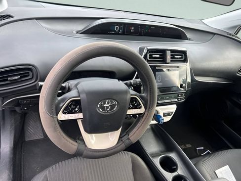Used 2017 Toyota Prius Two w/ Carpet Mat Package FWD image 21