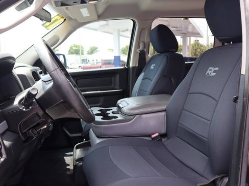 Used 2017 RAM 1500 Express AWD/4WD image 12