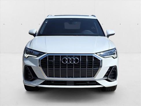 New 2025 Audi Q3 2.0T Premium w/ Convenience Package AWD/4WD image 2