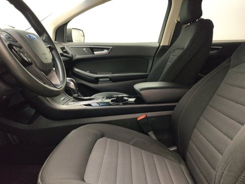 Used 2018 Ford Edge SE FWD image 17