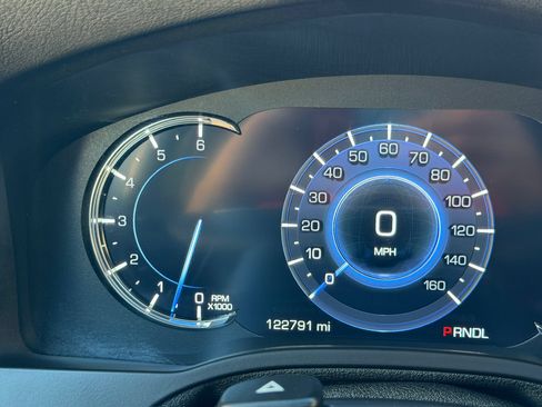 Used 2018 Cadillac Escalade ESV Luxury AWD/4WD image 38