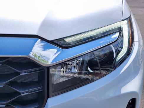 Used 2024 Honda Passport EX-L image 9