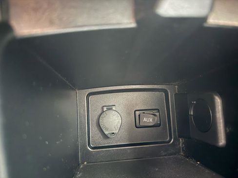 Used 2010 Toyota Camry image 28