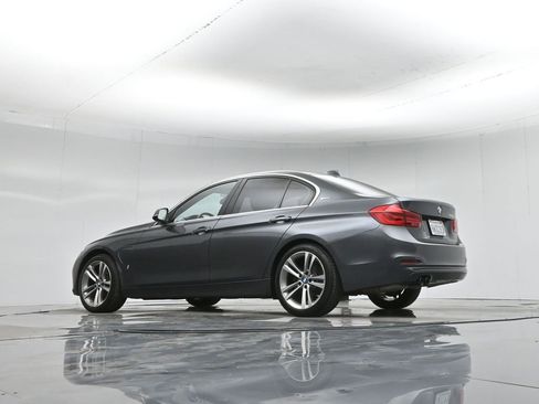 Used 2018 BMW 330e w/ Convenience Package image 4
