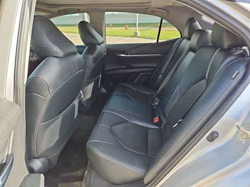 Used 2019 Toyota Camry XSE w/ Navigation Package FWD image 17
