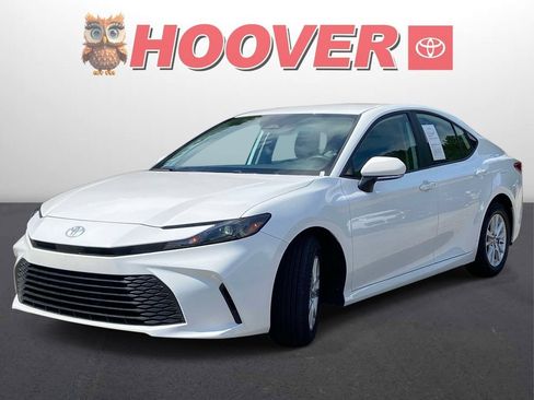Used 2025 Toyota Camry LE w/ Convenience Package FWD image 3