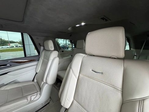 Used 2022 Cadillac Escalade Sport Platinum w/ Heavy-Duty Trailer Package image 22