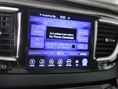 Used 2017 Chrysler Pacifica Touring-L image 6