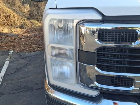 Used 2025 Ford F250 XLT image 8