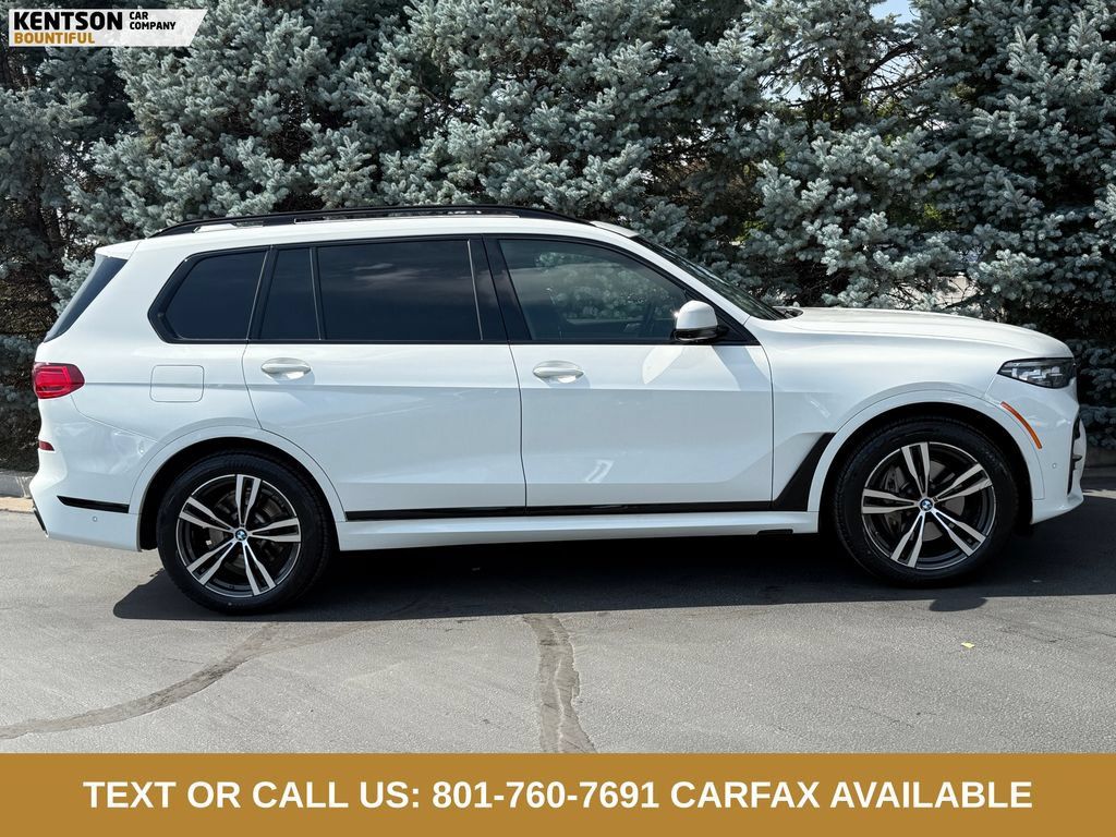 Used 2022 BMW X7 xDrive40i w/ M Sport Package AWD/4WD image 10