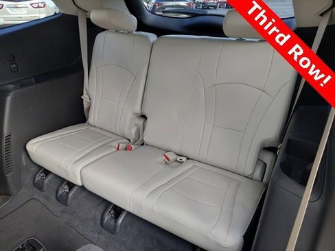 Used 2023 Buick Enclave Essence image 16