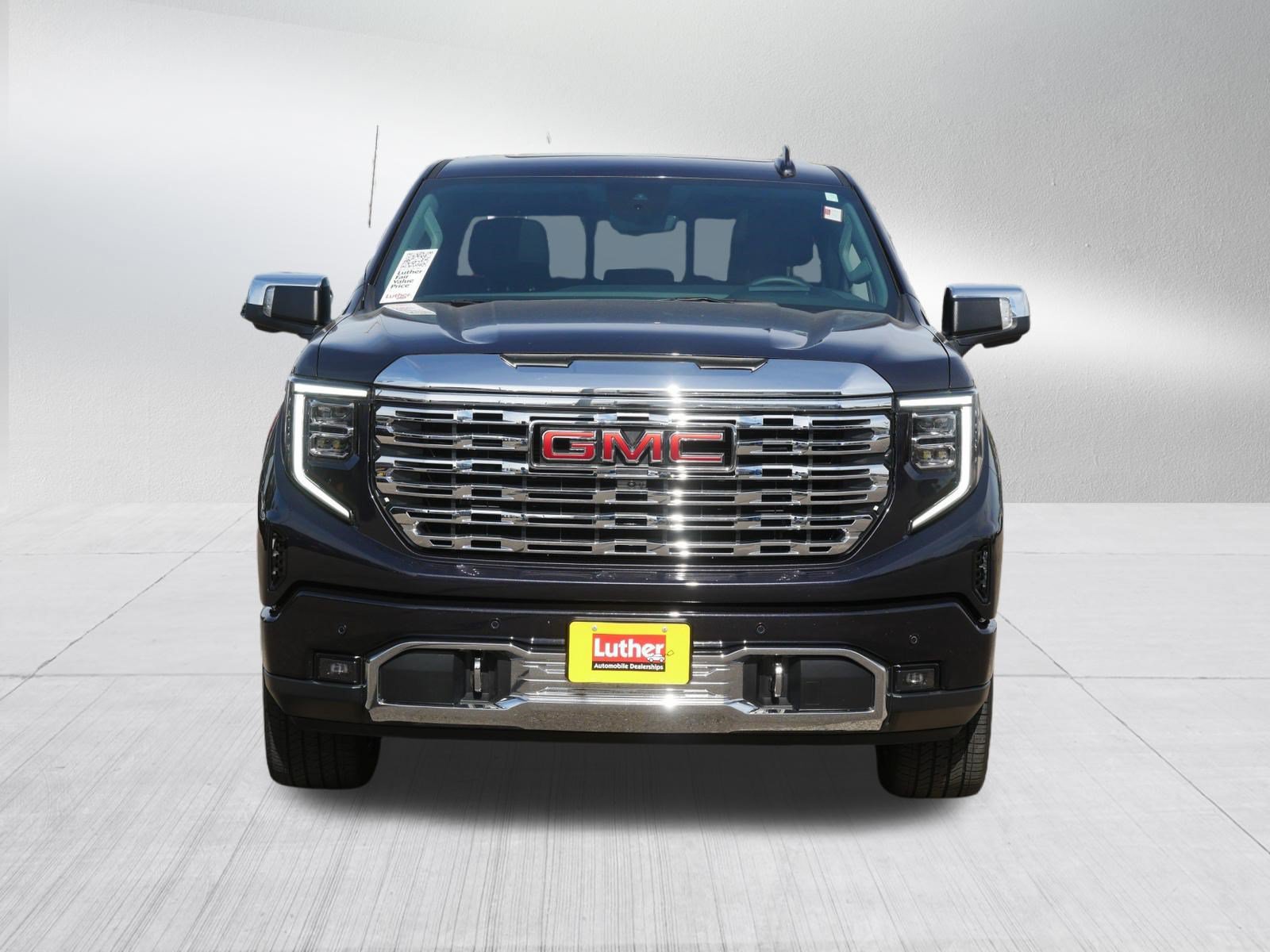 Used 2024 GMC Sierra 1500 Denali w/ Denali Reserve Package AWD/4WD image 2