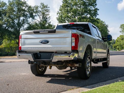 Used 2018 Ford F250 Lariat w/ Chrome Package AWD/4WD image 5