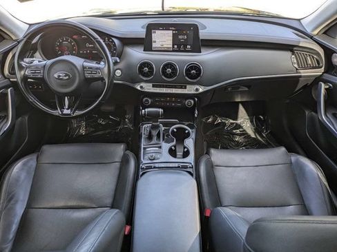Used 2018 Kia Stinger Premium RWD image 14