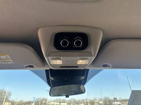 Used 2023 Ford Transit 350 XLT image 24