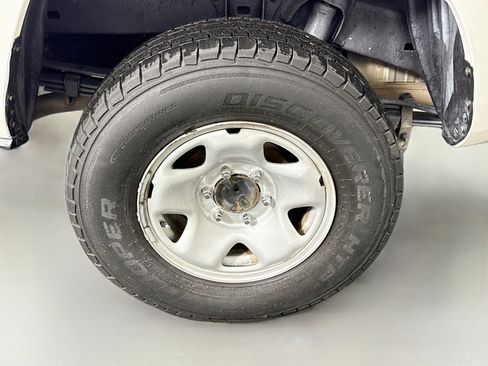 Used 2022 Toyota Tacoma SR RWD image 32