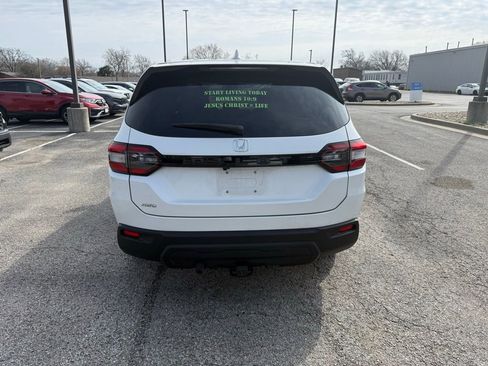 Used 2023 Honda Pilot LX image 4