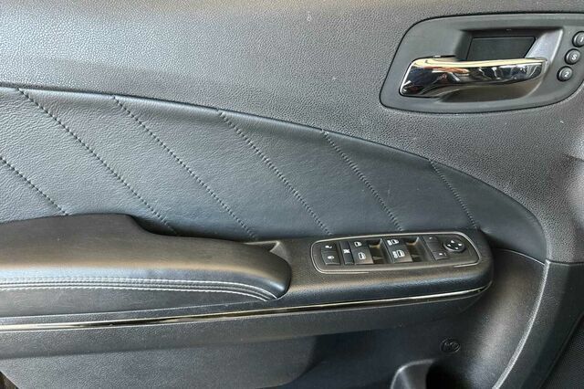 Used 2018 Dodge Charger SRT Hellcat RWD image 8