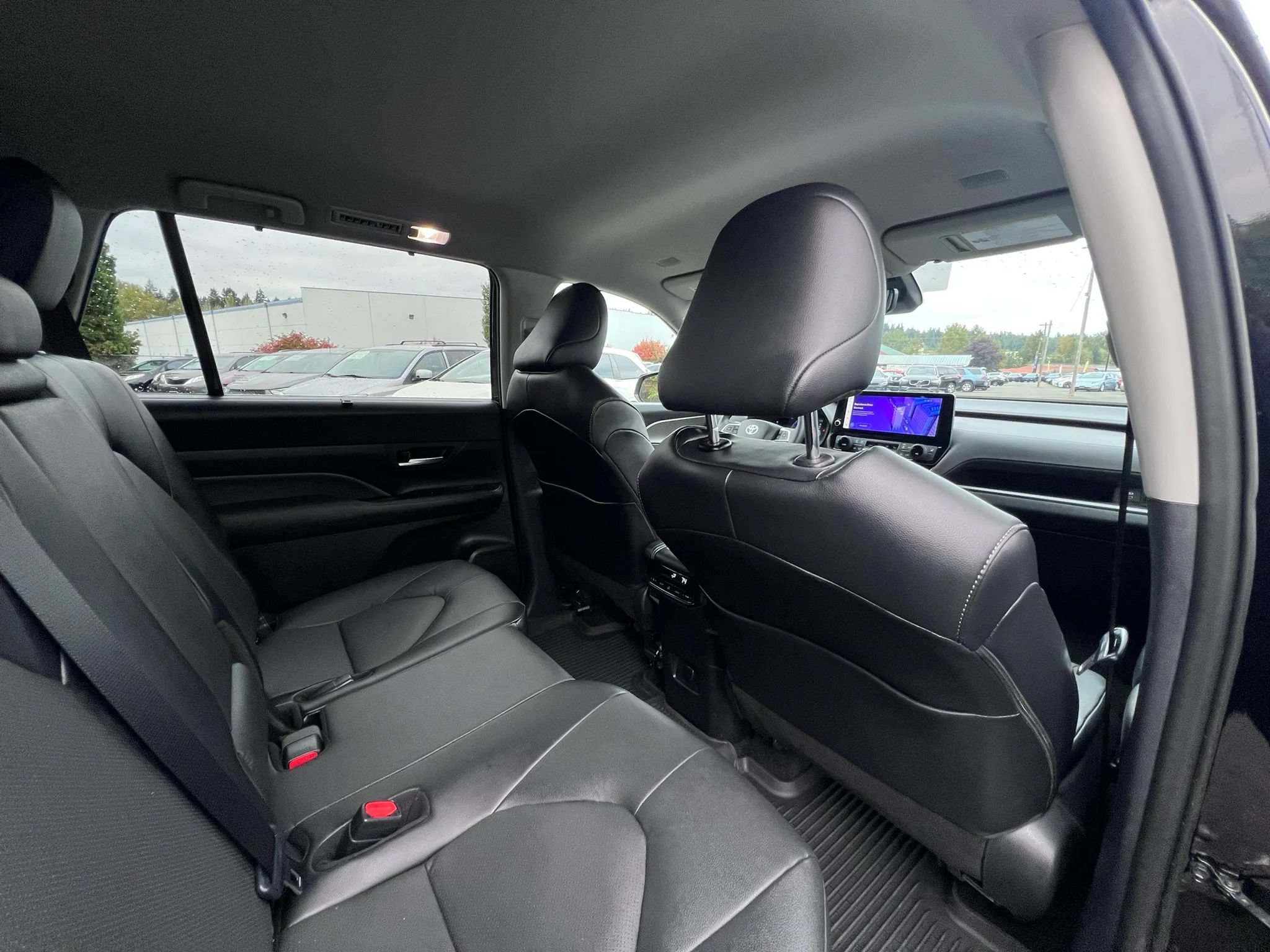Used 2024 Toyota Grand Highlander AWD Hybrid image 38
