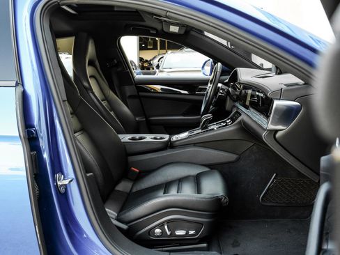 Used 2018 Porsche Panamera 4 AWD/4WD image 34