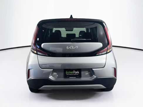 Used 2025 Kia Soul LX w/ LX Technology Package FWD image 7
