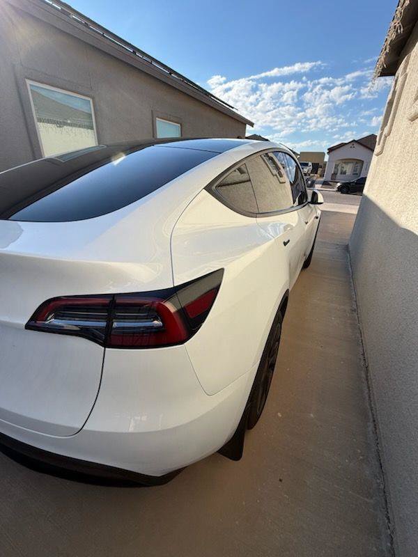 Used 2024 Tesla Model Y 2WD image 3