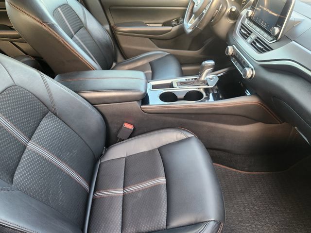 Used 2024 Nissan Altima 2.5 SR FWD image 14