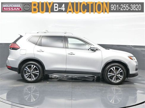 Used 2020 Nissan Rogue SV w/ Premium Package image 7