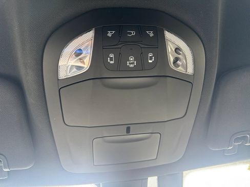 Used 2019 Chrysler Pacifica Touring Plus w/ S Appearance Package FWD image 27