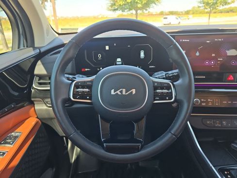 Certified 2025 Kia Carnival SX Prestige FWD image 22