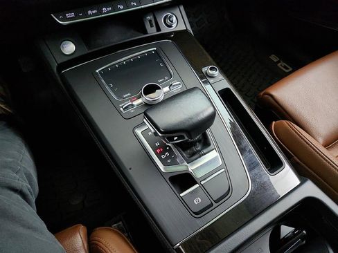 Used 2019 Audi Q5 Prestige w/ Prestige Package image 19