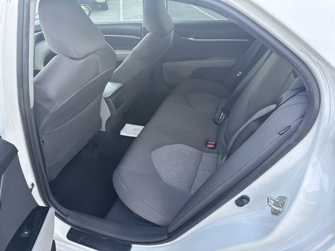 Used 2020 Toyota Camry LE image 22