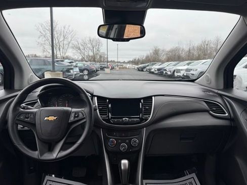 Used 2021 Chevrolet Trax LT image 18
