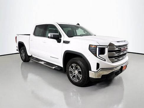 Used 2023 GMC Sierra 1500 SLE w/ X31 Off-Road Package AWD/4WD image 1