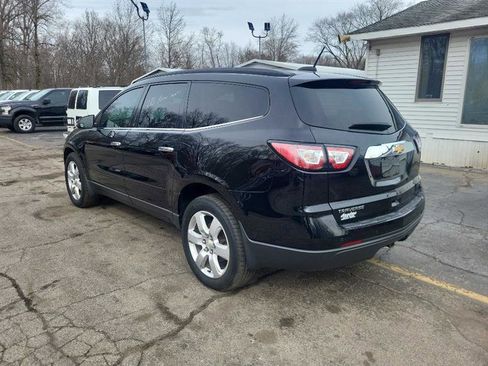 Used 2017 Chevrolet Traverse LT w/ Style and Technology Package image 4