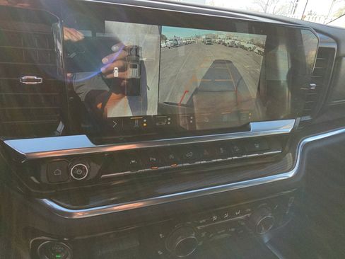 Used 2023 Chevrolet Silverado 1500 LT Trail Boss w/ LT Trail Boss Premium Package image 19