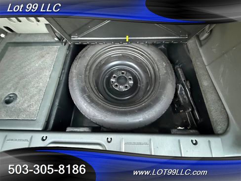 Used 2005 Chrysler Town & Country Touring w/ Luxury Group image 39