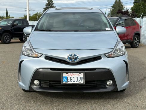 Used 2016 Toyota Prius V Five FWD image 6
