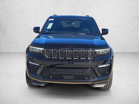 New 2025 Jeep Grand Cherokee Summit image 2