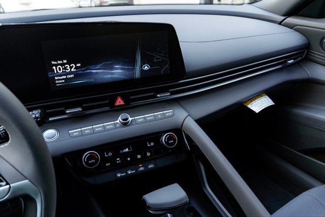 New 2025 Hyundai Elantra SEL FWD image 14