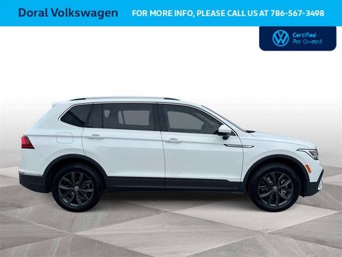 Certified 2024 Volkswagen Tiguan SE w/ Panoramic Sunroof Package image 9