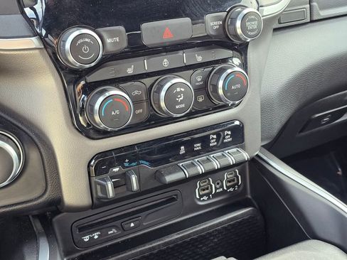 Used 2019 RAM 1500 Big Horn image 31