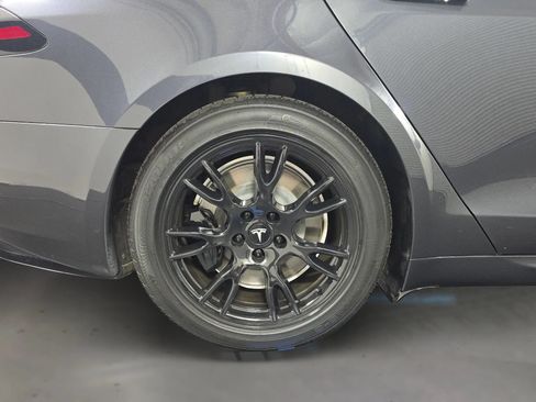 Used 2024 Tesla Model S AWD/4WD image 18