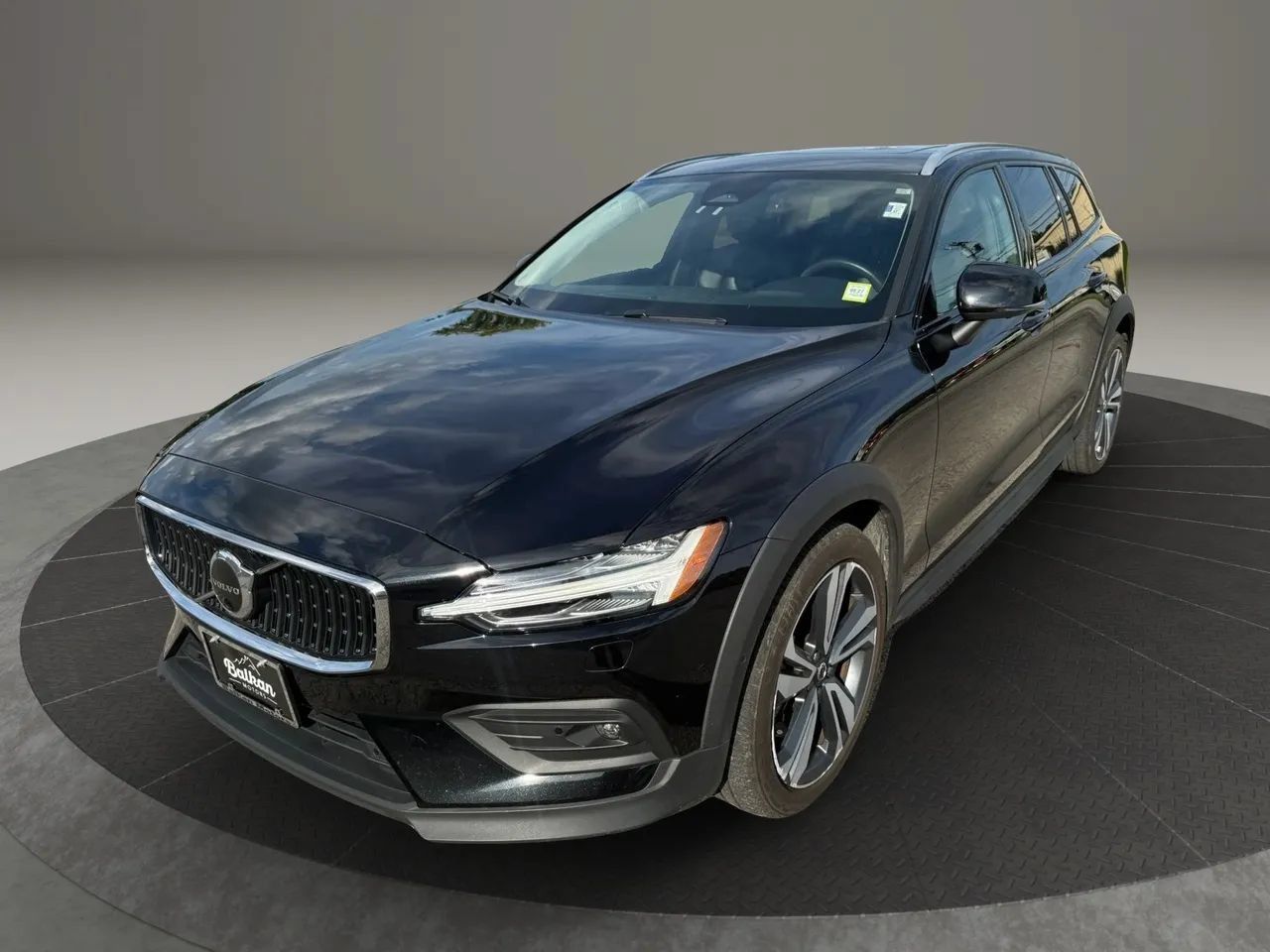Used 2023 Volvo V60 B5 Cross Country Plus w/ Climate Package AWD/4WD image 12