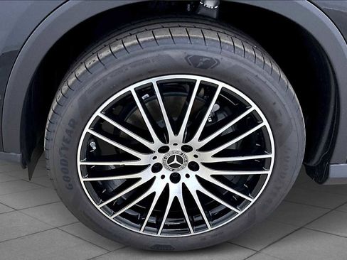 New 2025 Mercedes-Benz GLC 300 image 11