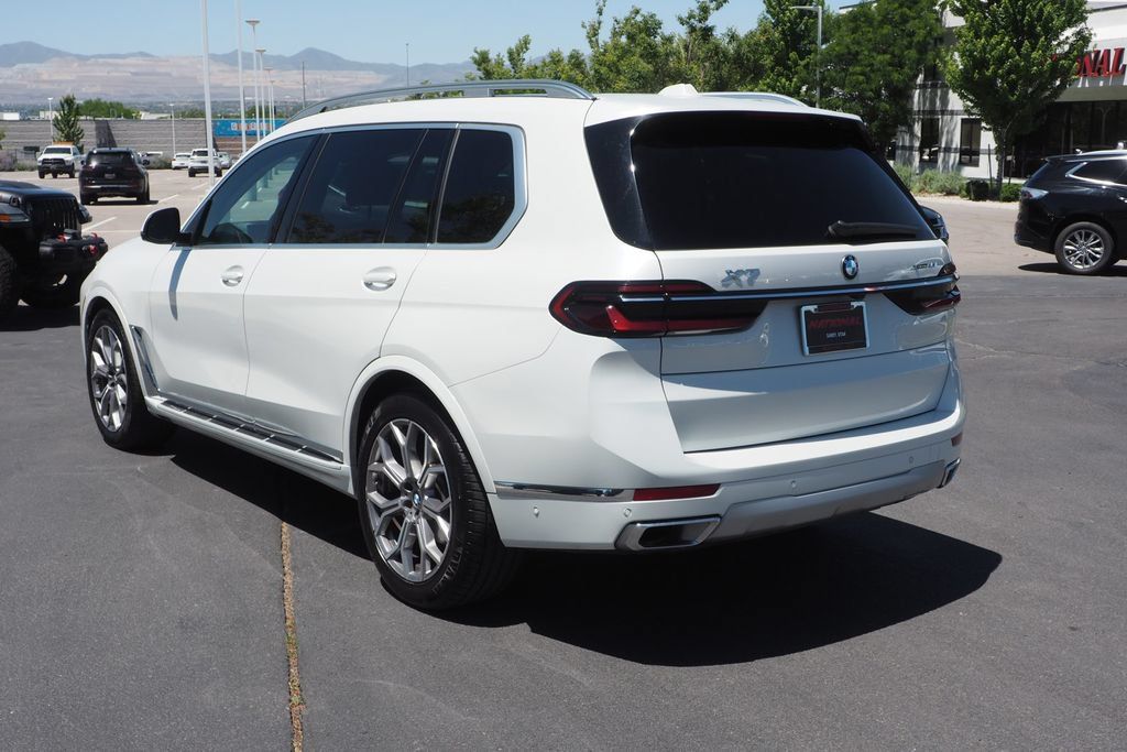 Used 2026 BMW X7 xDrive40i AWD/4WD image 5
