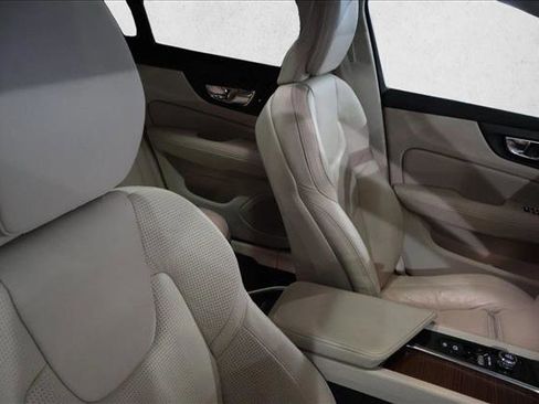 Used 2020 Volvo V60 T5 Cross Country image 27